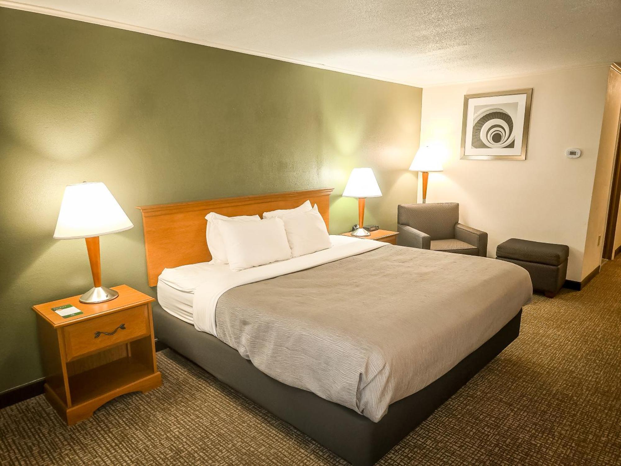 Quality Inn סלינסגרוב מראה חיצוני תמונה