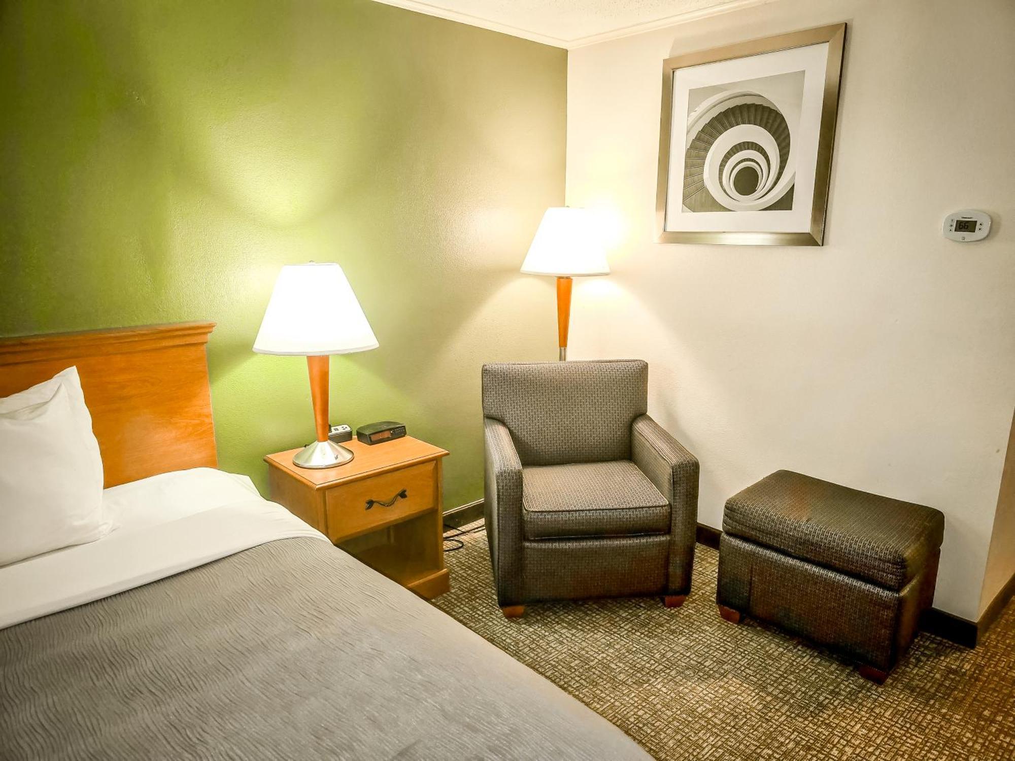 Quality Inn סלינסגרוב מראה חיצוני תמונה