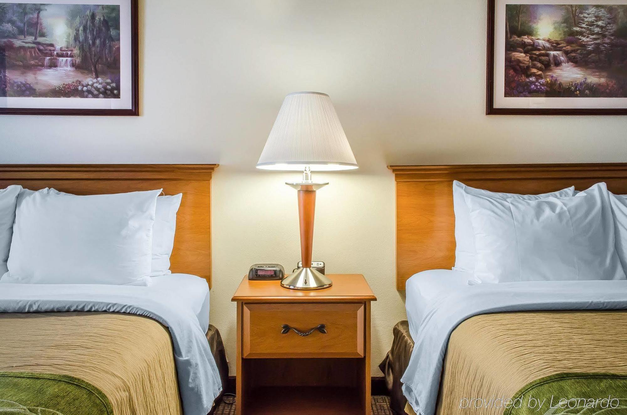 Quality Inn סלינסגרוב מראה חיצוני תמונה